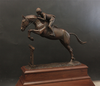 Bronze horse sculpture of Hunter Jumper